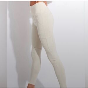 Alo yoga high waisted cream cargo leggings
